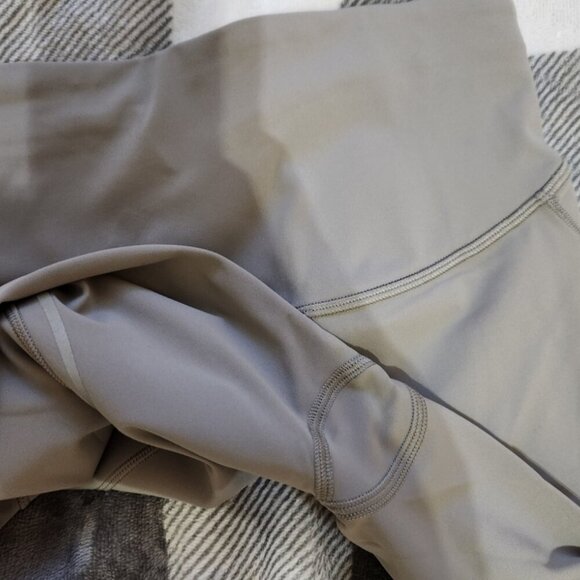 Nwot Lululemon Base Pace HR crop 23” Reflective size 0 - Picture 7 of 10